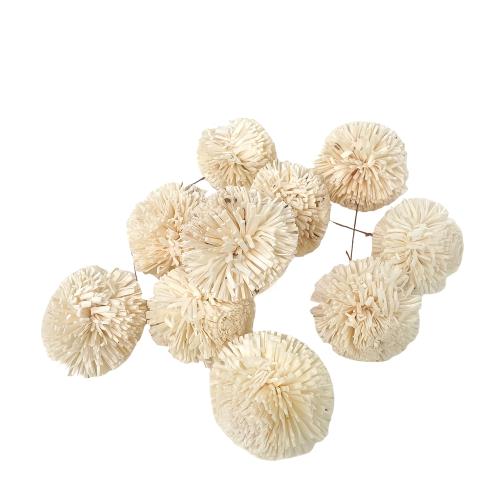 Kvet biely plný 8cm